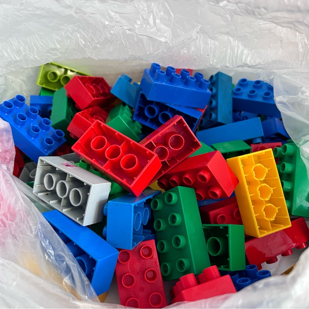 95 pcs of Lego Duplo/ Mega Bloks bricks blue yellow red green